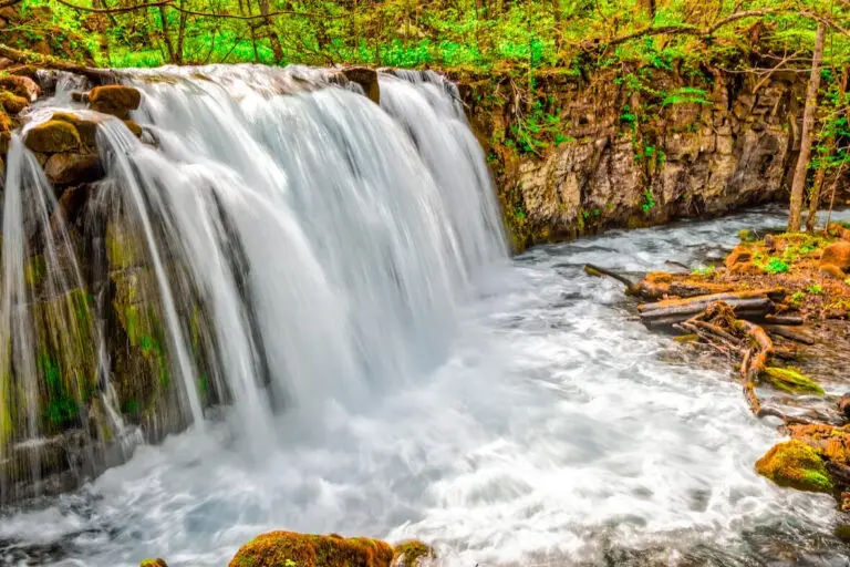 奥入瀬渓流_銚子大滝