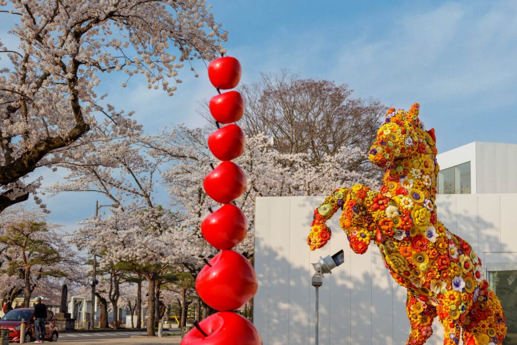 十和田市現代美術館2022桜