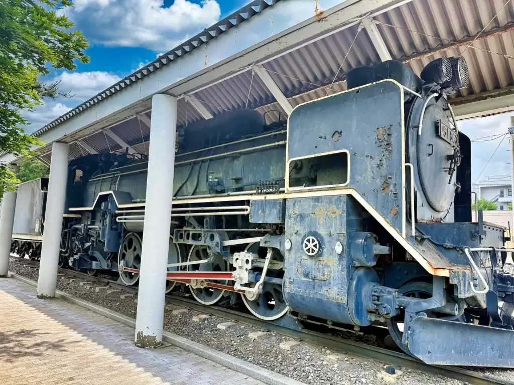 D51-663号 蒸気機関車｜十和田市民文化センターに保存される鉄道遺産
