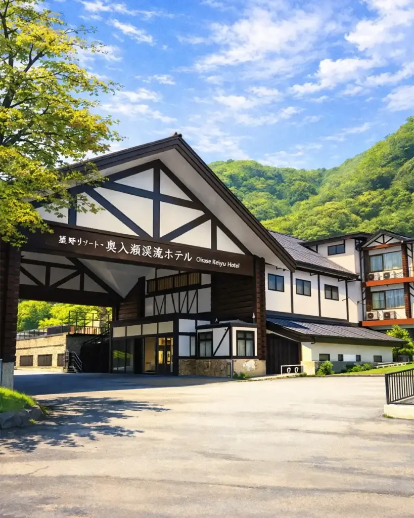 奥入瀬渓流温泉スキー場の芝桜と奥入瀬渓流の新緑|焼山・奥入瀬渓流エリアの観光・グルメ・宿泊特集 10 星野リゾート 奥入瀬渓流ホテル|奥入瀬渓流沿いのリゾート温泉、渓流ビュー客室と送迎あり|青森県十和田市