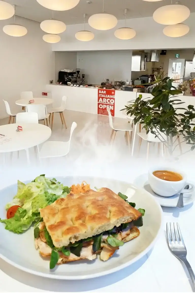 十和田市・地域交流センターとわふる内にある「ARCO（アルコ）」
