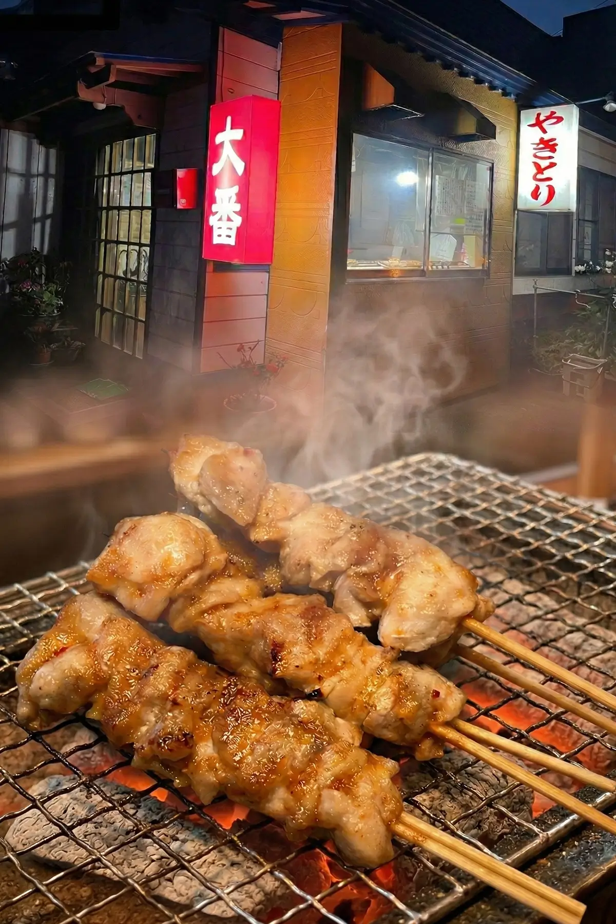 やきとり大番 十和田市 焼き鳥の串焼き（タレ）の焼き上がり